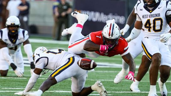 Backup QB Nicco Marchiol leads West Virginia past Arizona (College Football)
