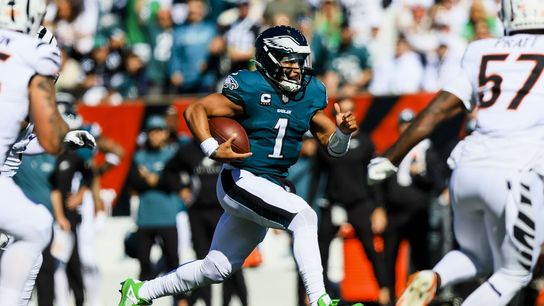 Jalen Hurts (3 rushing TDs), Eagles run over Bengals 37-17 (NFL)