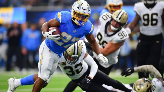 Justin Herbert helps Chargers dispatch struggling Saints (NFL)