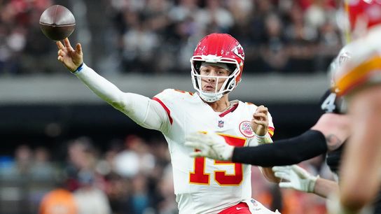 Undefeated Chiefs, uncharacteristictally unimpressive, take on Bucs (NFL)