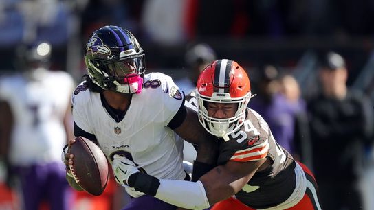 Eagles sign veteran pass rusher Ogbo Okoronkwo (NFL)