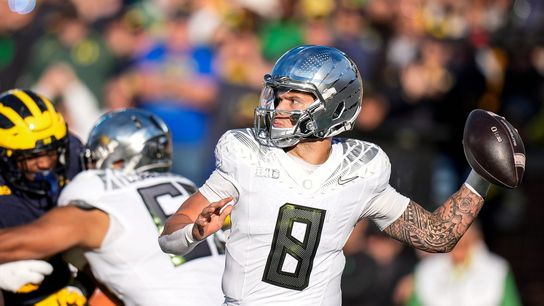 No. 1 Oregon dominates Michigan at The Big House to improve to 9-0 (College Football)