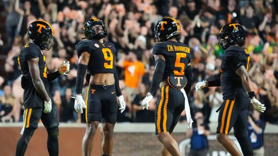 Dylan Sampson sets TD mark as No. 7 Tennessee tops Kentucky (College Football)
