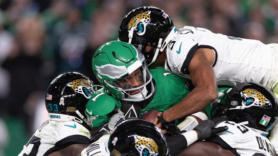 Eagles open 22-point lead, hold on to beat Jaguars (NFL)