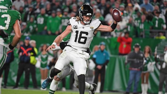 Jaguars QB Trevor Lawrence limited, Week 10 status unclear (NFL)