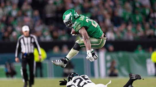 Saquon Barkley, Eagles soar into Dallas set on extending Cowboys' misery (NFL)