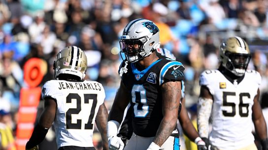 Panthers TE Ja'Tavion Sanders carted off field (NFL)