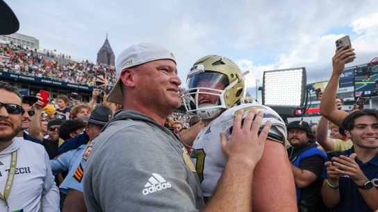 Top 25 roundup: Georgia Tech pins No. 4 Miami with first loss (College Football)