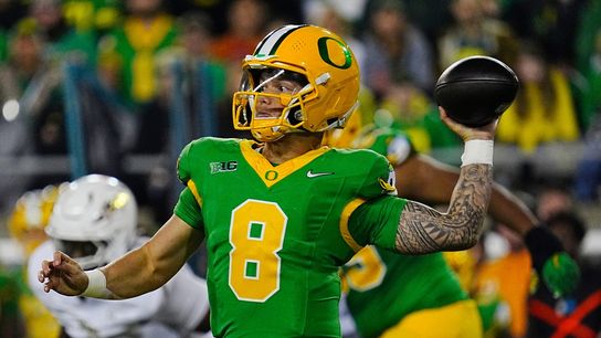 Dillon Gabriel sets career TD mark as No. 1 Oregon routs Maryland (College Football)
