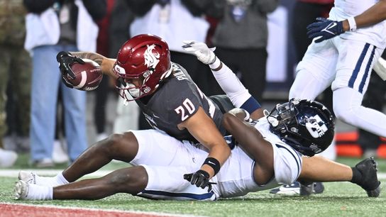 John Mateer (5 TDs) leads No. 21 Washington St. past Utah St. (College Football)