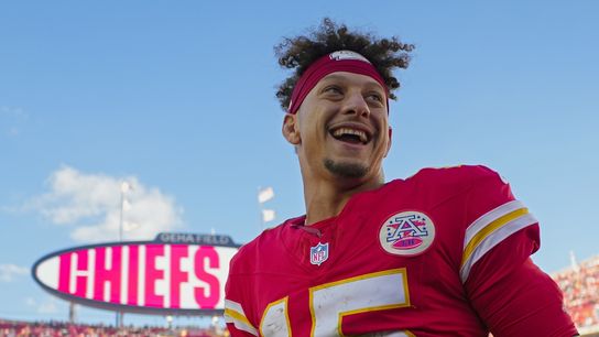 NFL roundup: Chiefs block Broncos' FG to stay unbeaten (NFL)