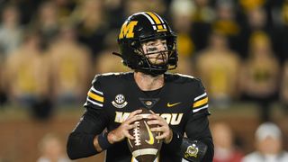 Report: QB Drew Pyne heading to Bowling Green, his fourth school (College Football)