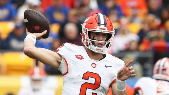 Cade Klubnik's mad dash gets No. 20 Clemson past Pitt (College Football)