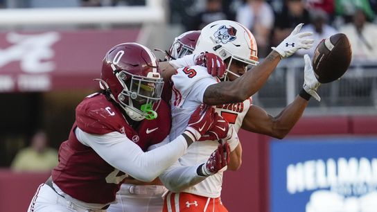 Alabama star LB Deontae Lawson (leg) to miss rest of season (College Football)