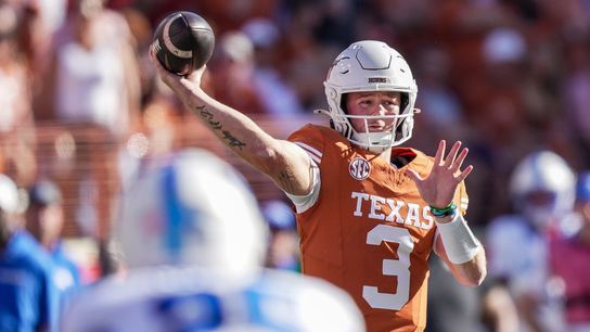 Hobbled Quinn Ewers leads No. 3 Texas past Kentucky (College Football)