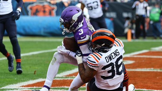 Vikings withstand Bears' furious rally, win on field goal in OT (NFL)