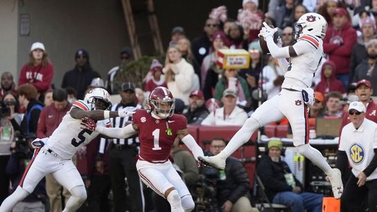 Reports: Auburn WR Malcolm Simmons has charge dropped in domestic violence case (College Football)