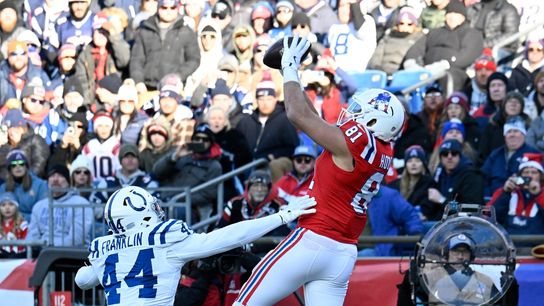 Colts edge Patriots on late TD pass, two-point conversion (NFL)