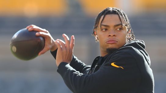 Reports: QB Justin Fields, Jets agree to 2-year, $40M deal (NFL)