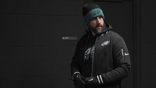 Reports: Eagles coach Nick Sirianni apologizes to Commanders TE Zach Ertz (NFL)