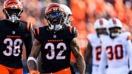 Patriots sign free agent RB Trayveon Williams (NFL)
