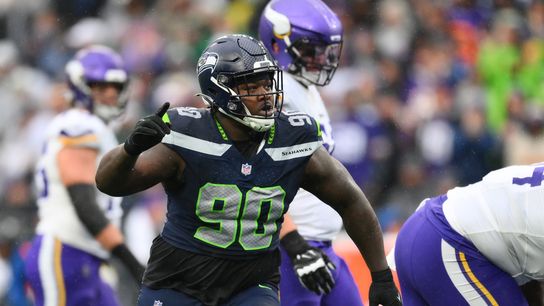 Reports: Seahawks re-sign DT Jarran Reed, LB Ernest Jones IV (NFL)