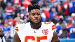 Report: Chiefs G Trey Smith gets 4-year, $94M deal (NFL)