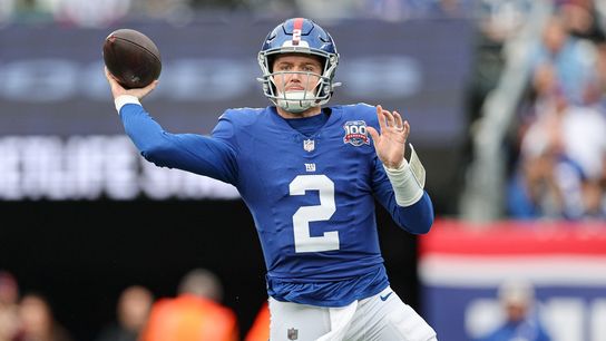 Giants' offense explodes in 45-33 win, knocking Colts out of playoff race (NFL)