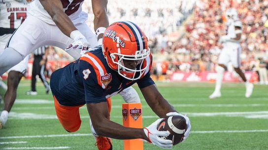No. 20 Illinois holds off No. 15 South Carolina for rare 10th win (College Football)