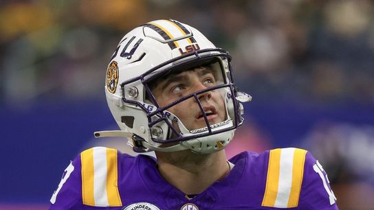 LSU QB Garrett Nussmeier managing minor knee injury (College Football)