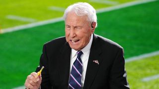 Lee Corso ending four-decade run at ESPN's 'GameDay' (College Football)
