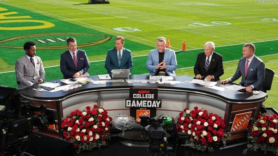 Report: Rece Davis spurns Fox offer, to stay with ESPN (College Football)