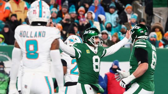 Jets QB Aaron Rodgers reaches 500-TD milestone (NFL)