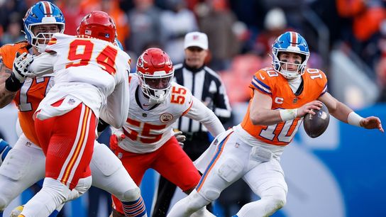 Broncos blast Chiefs to clinch playoff spot (NFL)