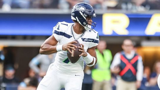 Reports: Raiders QB Geno Smith agrees to 2-year extension through 2027 (NFL)