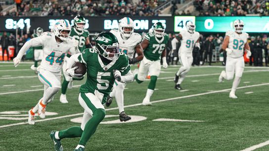 Aaron Rodgers throws four TDs as Jets beat Dolphins (NFL)