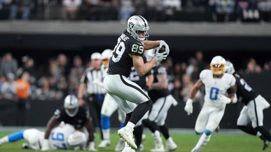 Raiders TE Brock Bowers sets rookie receptions mark (NFL)