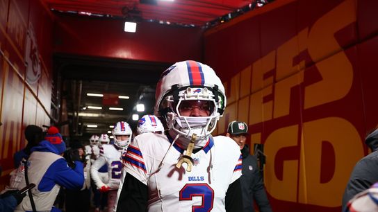 S Damar Hamlin returns to Bills with one-year extension (NFL)