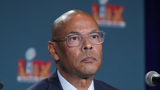 NFLPA exec director Lloyd Howell Jr. steps down amid controversy (NFL)