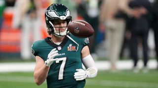 Reports: Browns won't exercise QB Kenny Pickett's option (NFL)