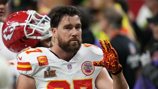 Report: Chiefs set deadline for Travis Kelce's return decision (NFL)