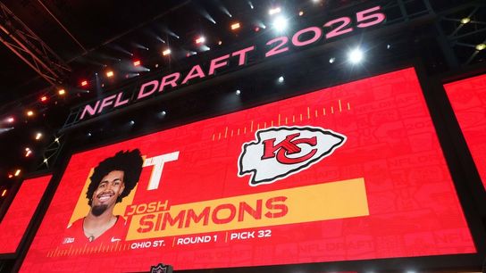 Chiefs OT Josh Simmons, first-round pick, signs rookie deal (NFL)