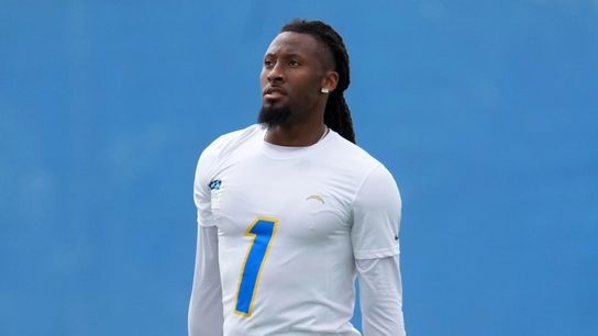 Chargers WR Quentin Johnston exits on cart from preseason game vs. Rams (NFL)