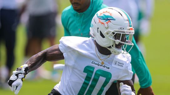 Dolphins WR Tyreek Hill dealing with oblique injury (NFL)