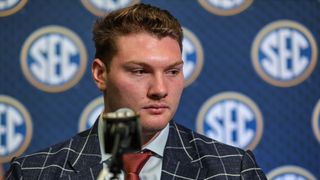 Reports: Auburn C Connor Lew (ACL) out for season (College Football)