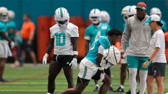 Dolphins CB Artie Burns out for season with torn ACL (NFL)