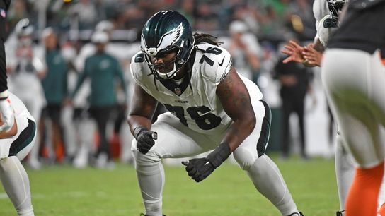 Another Eagles guard goes down with injury (NFL)