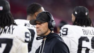 Reports: Raiders elevating Rob Leonard to defensive coordinator (NFL)