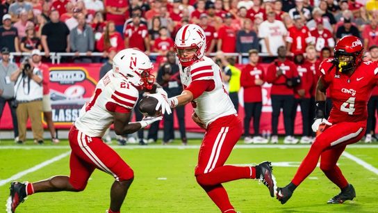 Nebraska holds off Cincinnati thanks to late interception (College Football)