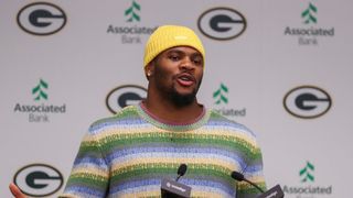 Reports: Micah Parsons dealing with joint sprain in back ahead of Packers debut (NFL)